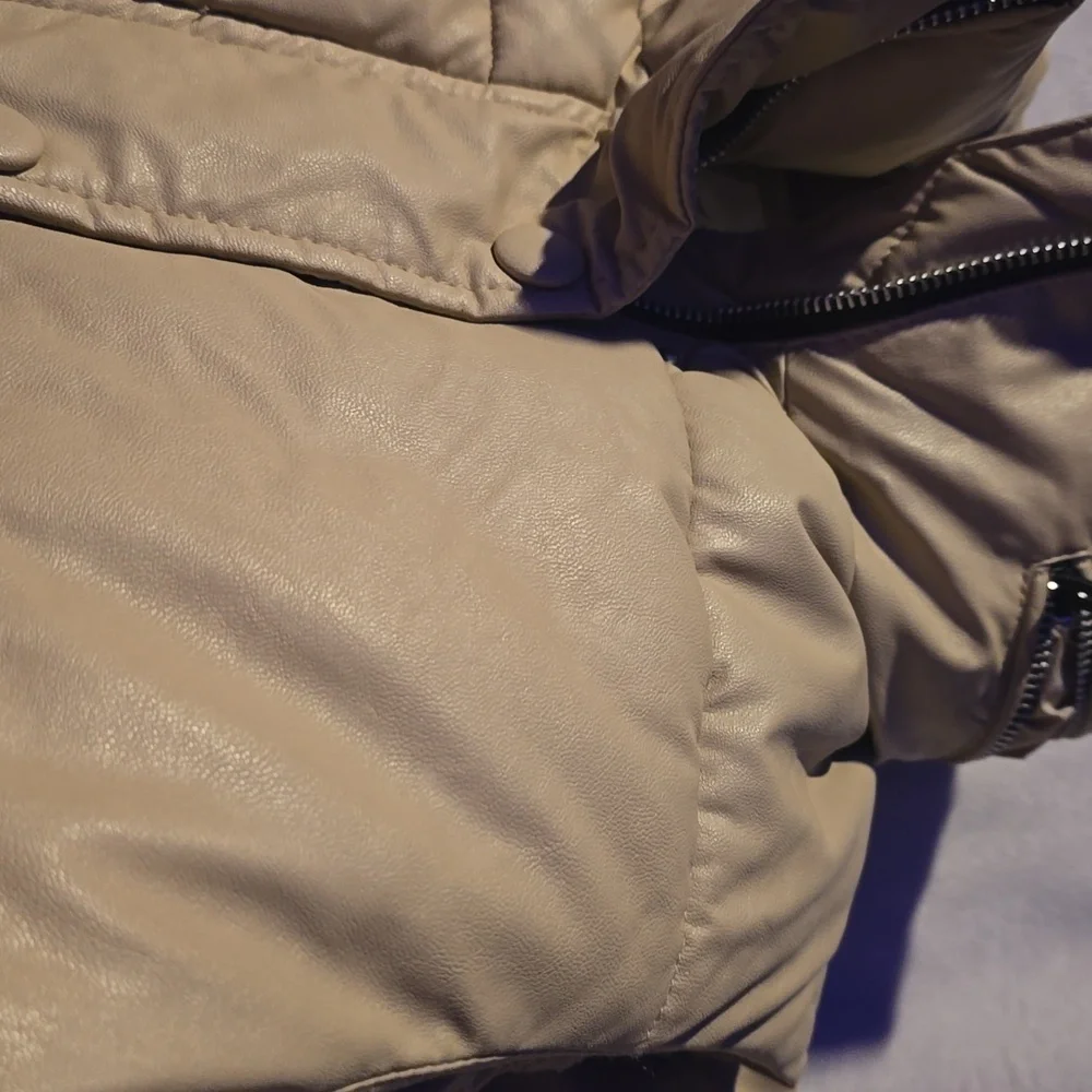 Tan Puffer Vest Steve Madden Like New Vegan leather - Picture 8 of 8